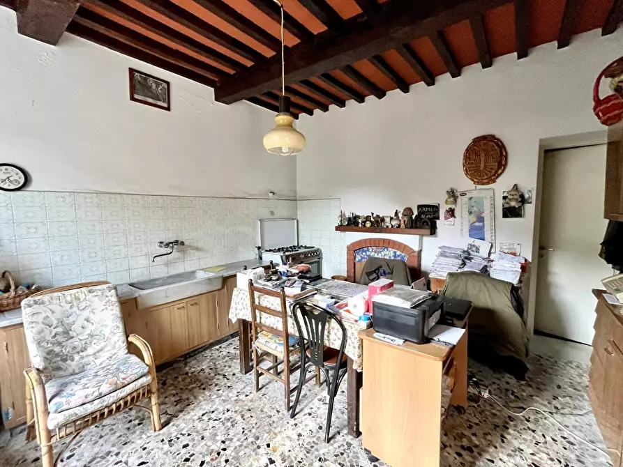 Immagine 2 di Rustico / casale in vendita  a Pietrasanta