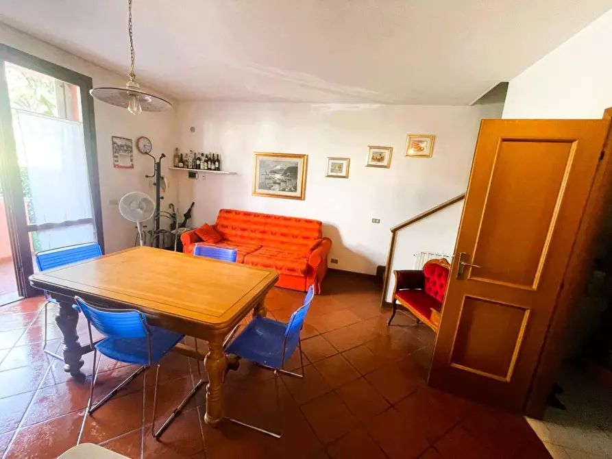 Immagine 13 di Villetta a schiera in vendita  a Massa