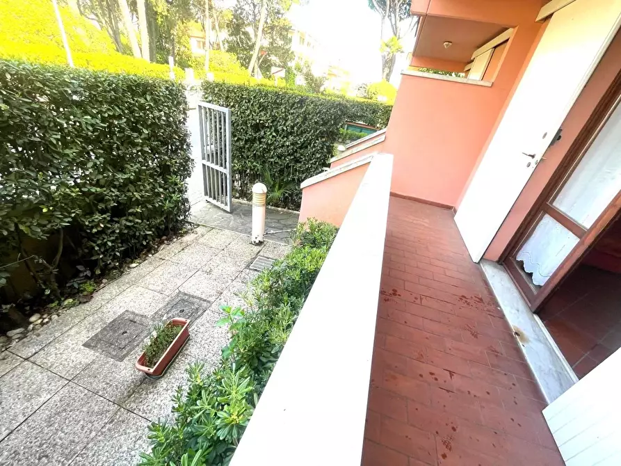 Immagine 3 di Villetta a schiera in vendita  a Massa