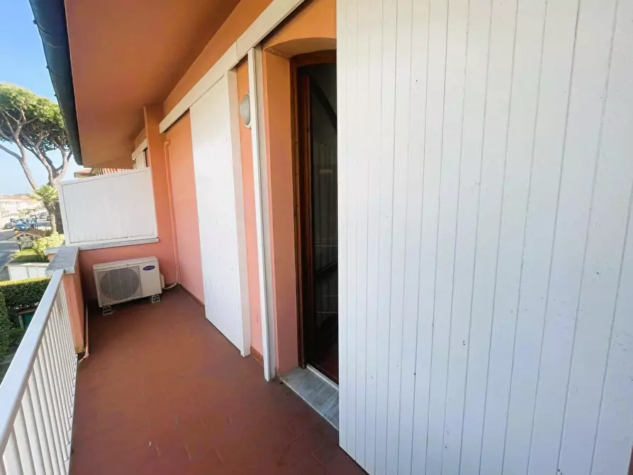 Immagine 29 di Villetta a schiera in vendita  a Massa