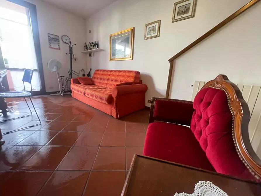 Immagine 15 di Villetta a schiera in vendita  a Massa