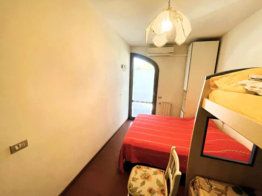 Immagine 25 di Villetta a schiera in vendita  a Massa