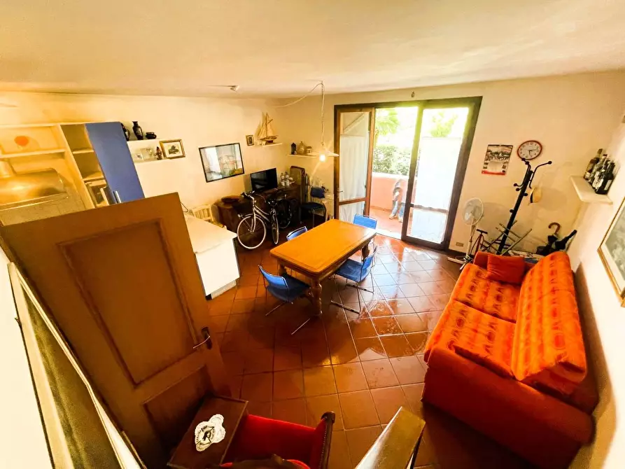 Immagine 11 di Villetta a schiera in vendita  a Massa