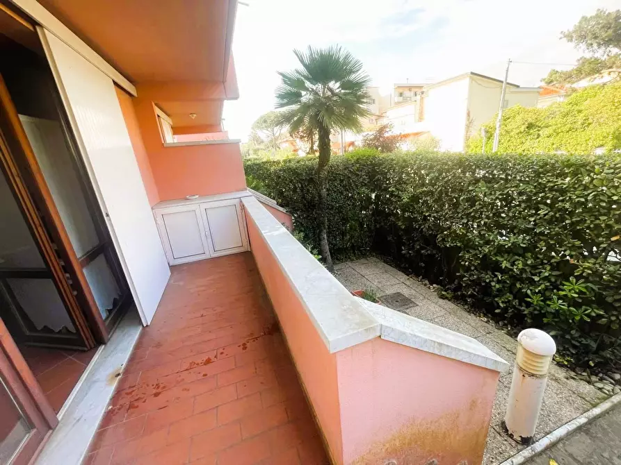 Immagine 28 di Villetta a schiera in vendita  a Massa