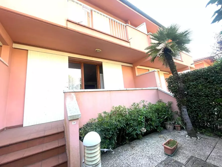 Immagine 2 di Villetta a schiera in vendita  a Massa