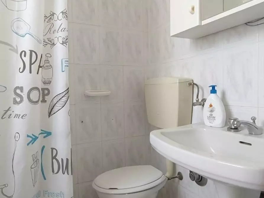 Immagine 10 di Appartamento in vendita  a Lerici