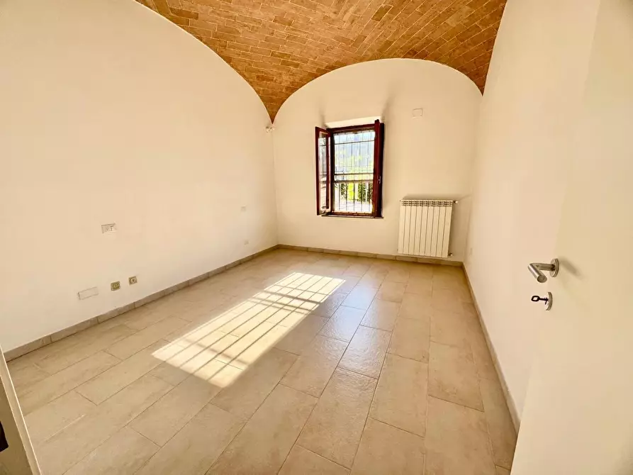 Immagine 14 di Appartamento in vendita  a Siena