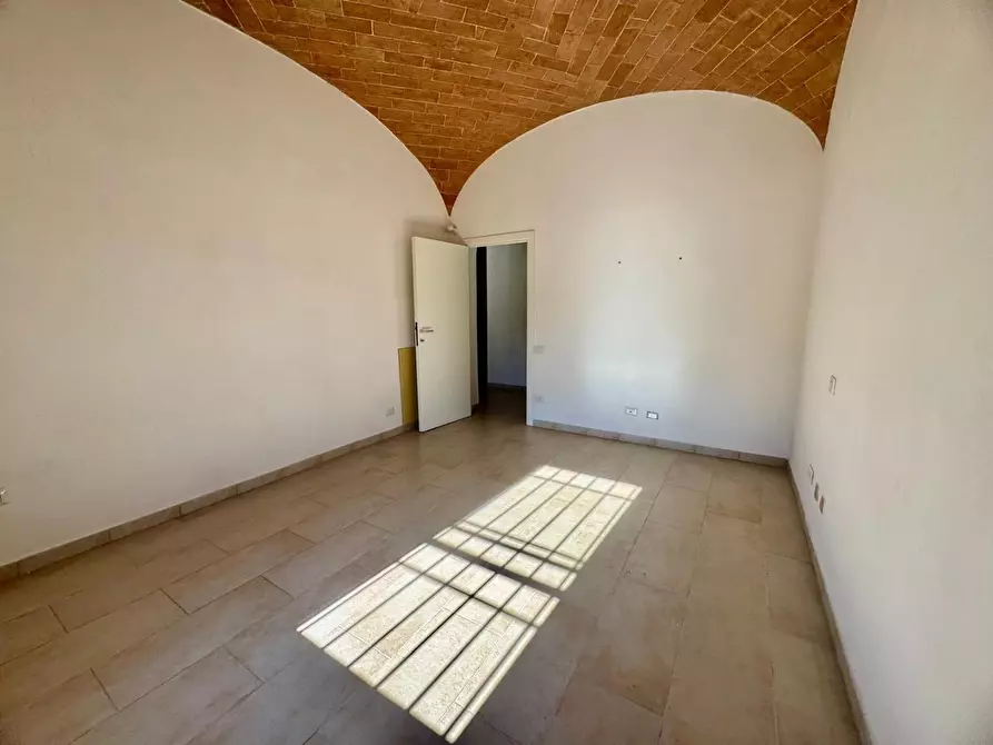 Immagine 15 di Appartamento in vendita  a Siena