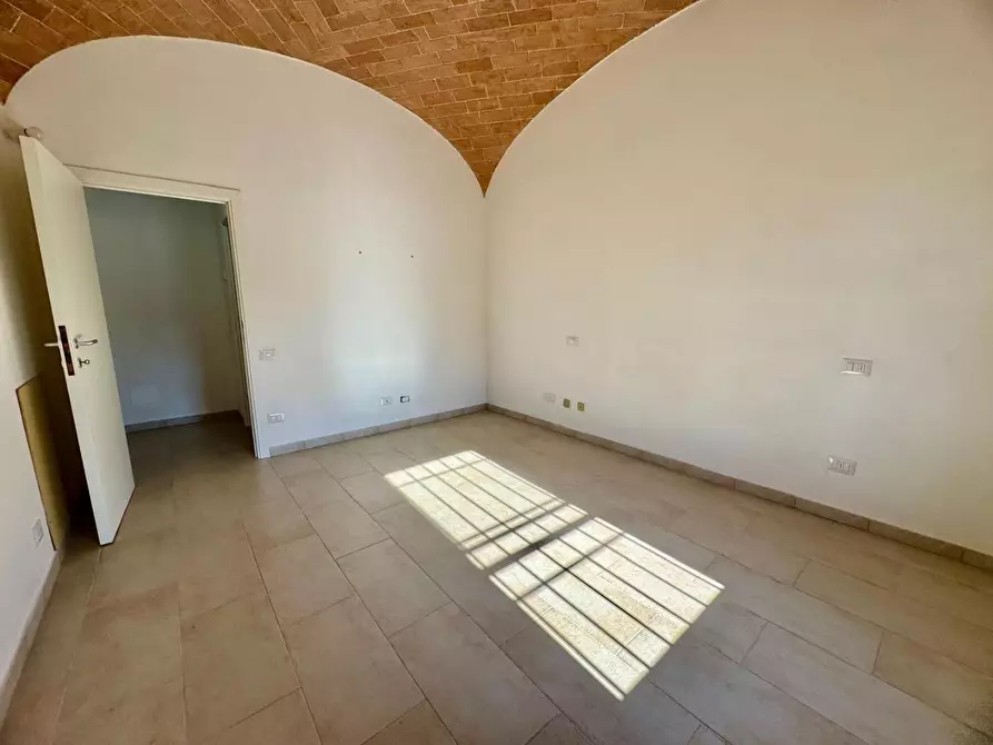 Immagine 16 di Appartamento in vendita  a Siena
