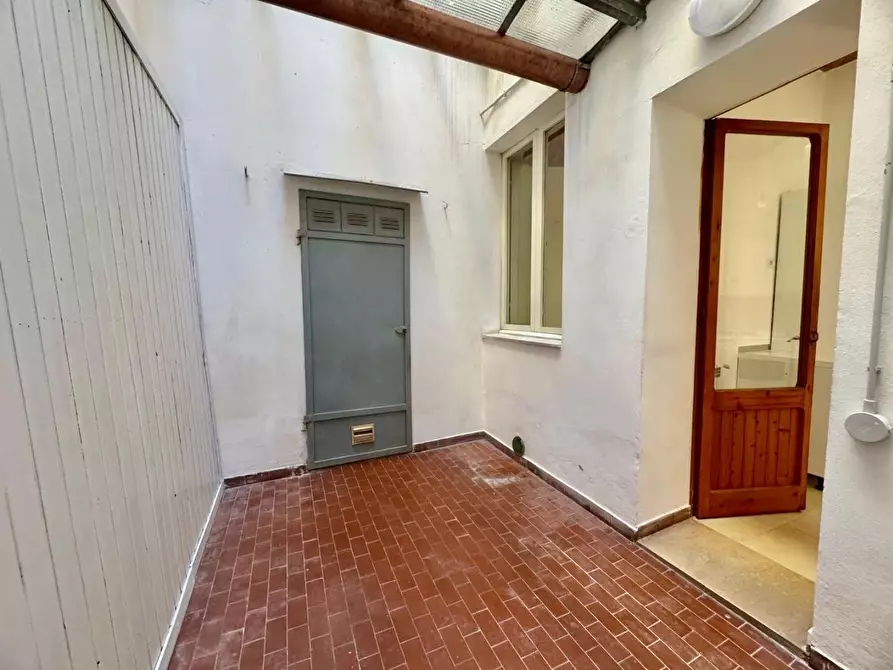 Immagine 9 di Appartamento in vendita  a Siena