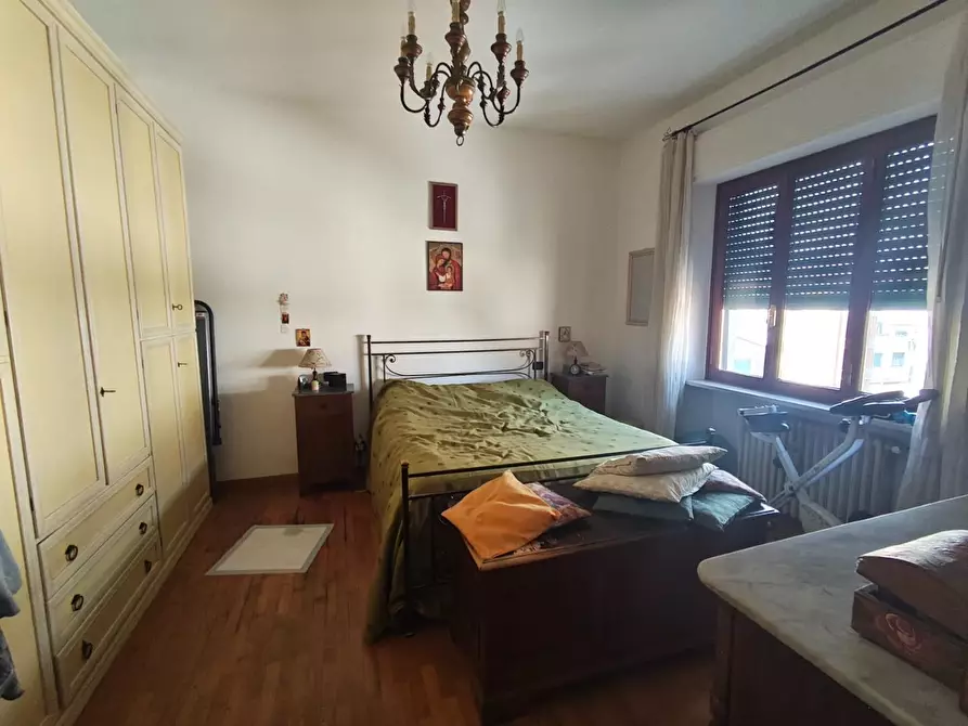 Immagine 14 di Appartamento in vendita  a Lucca