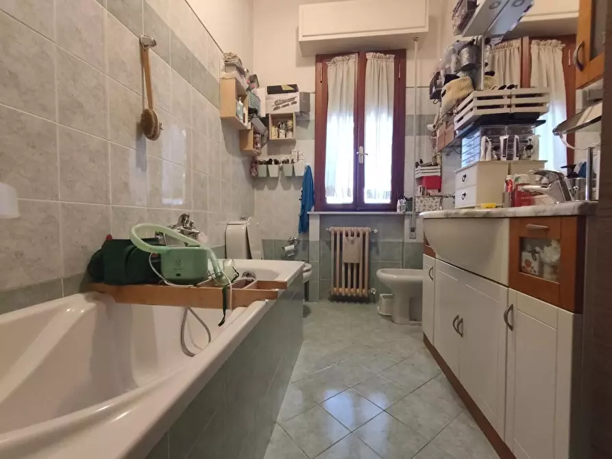 Immagine 8 di Appartamento in vendita  a Lucca