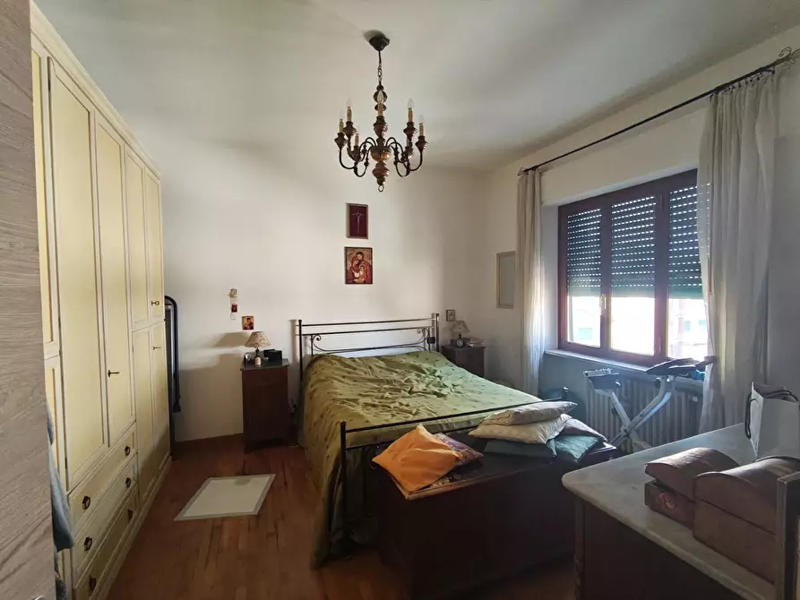 Immagine 15 di Appartamento in vendita  a Lucca