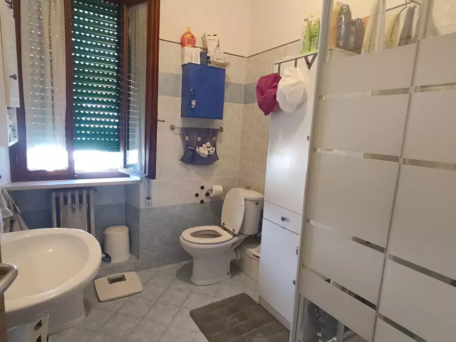 Immagine 12 di Appartamento in vendita  a Lucca