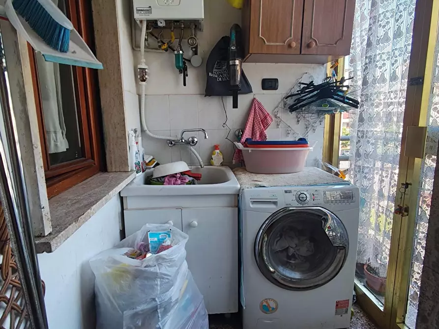 Immagine 3 di Appartamento in vendita  a Lucca