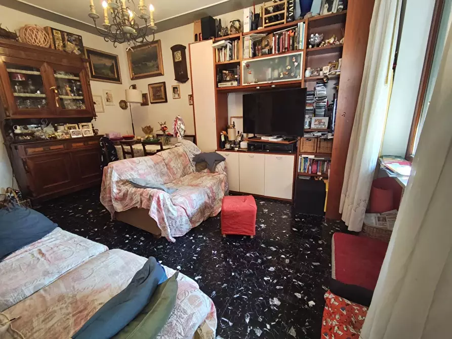 Immagine 20 di Appartamento in vendita  a Lucca