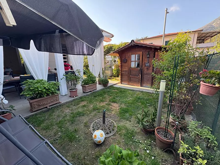 Immagine 4 di Villetta a schiera in vendita  a Massa