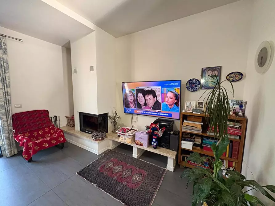 Immagine 10 di Villetta a schiera in vendita  a Massa