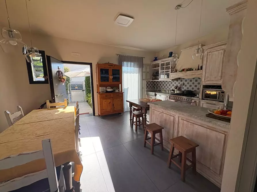 Immagine 18 di Villetta a schiera in vendita  a Massa