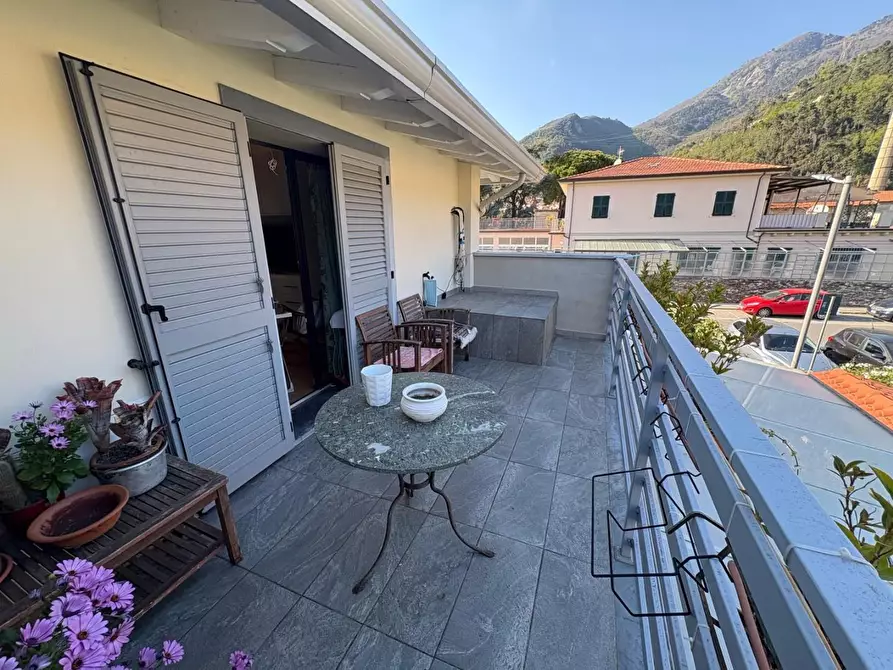 Immagine 22 di Villetta a schiera in vendita  a Massa