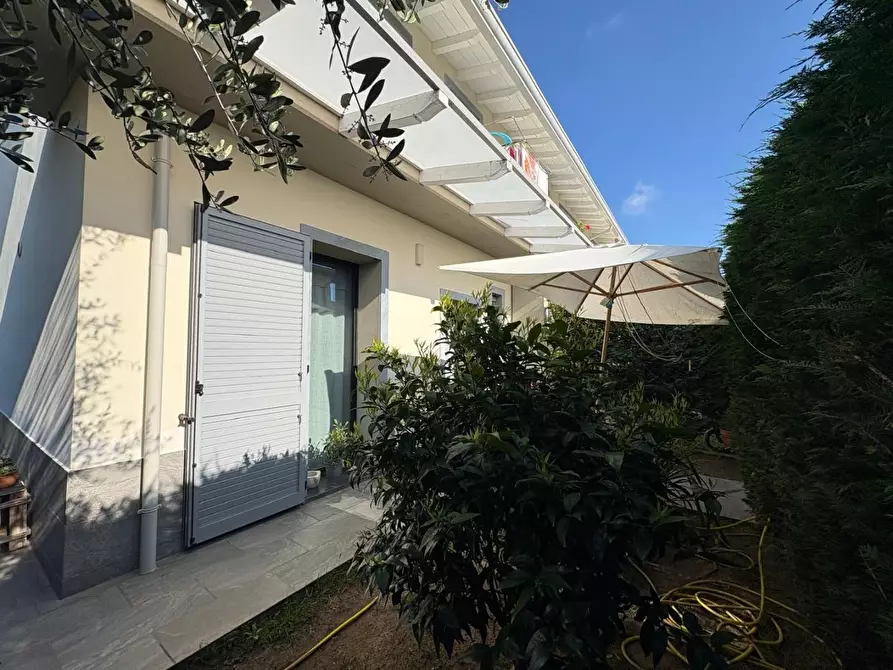 Immagine 6 di Villetta a schiera in vendita  a Massa
