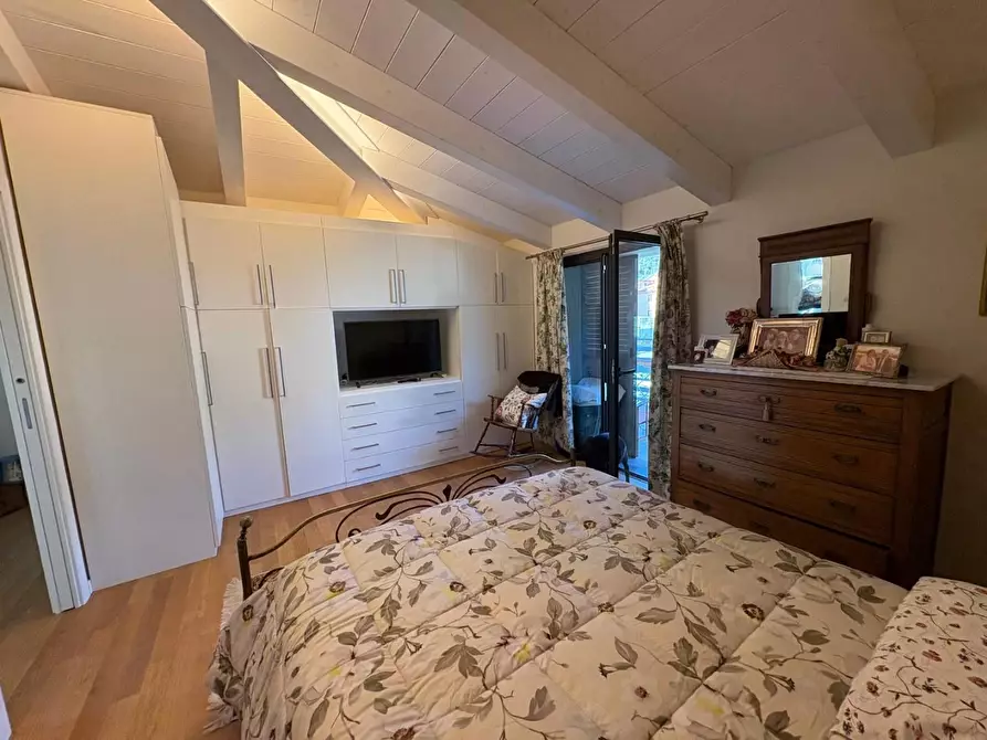 Immagine 21 di Villetta a schiera in vendita  a Massa