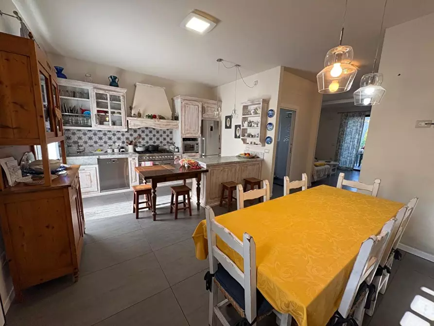 Immagine 14 di Villetta a schiera in vendita  a Massa