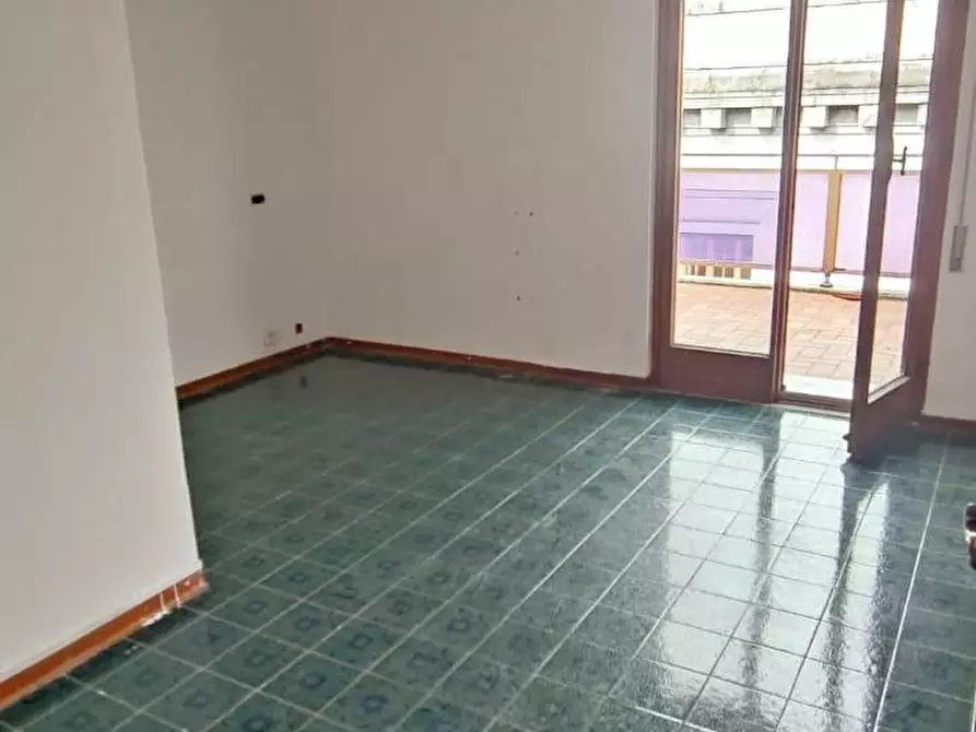 Immagine 18 di Appartamento in vendita  a Carrara