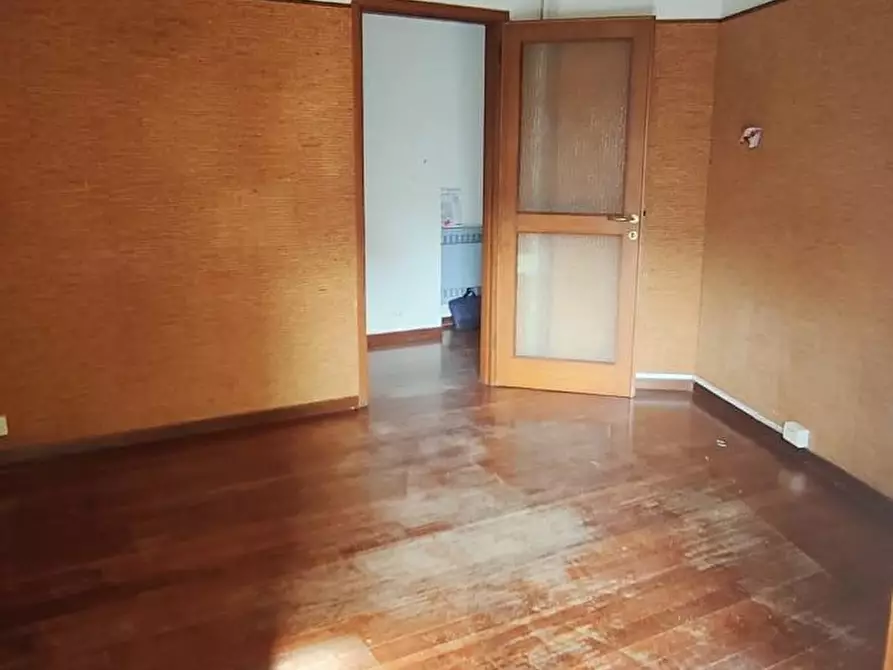 Immagine 11 di Appartamento in vendita  a Carrara