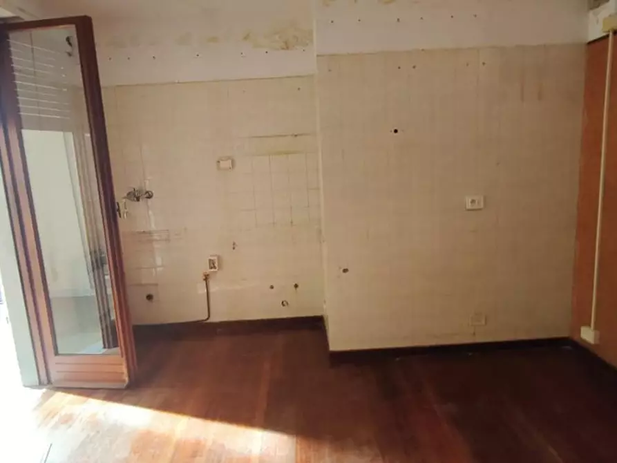 Immagine 12 di Appartamento in vendita  a Carrara