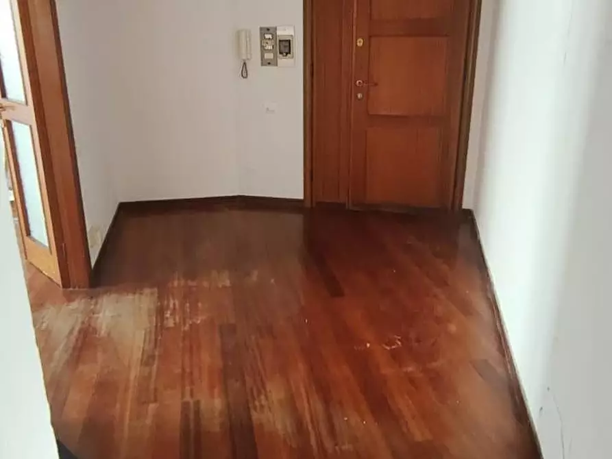 Immagine 9 di Appartamento in vendita  a Carrara