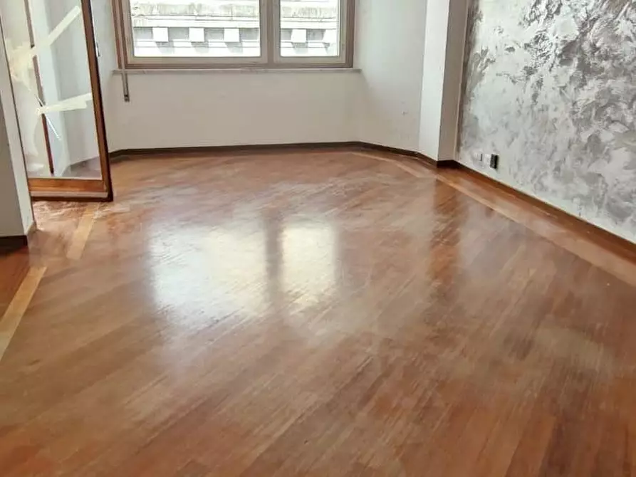 Immagine 2 di Appartamento in vendita  a Carrara