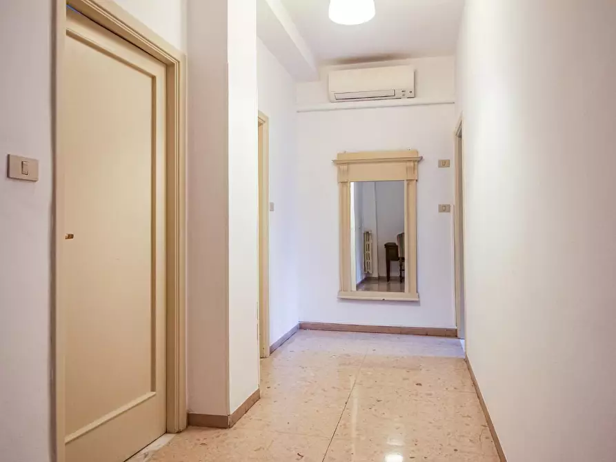Immagine 5 di Appartamento in affitto  a Pisa