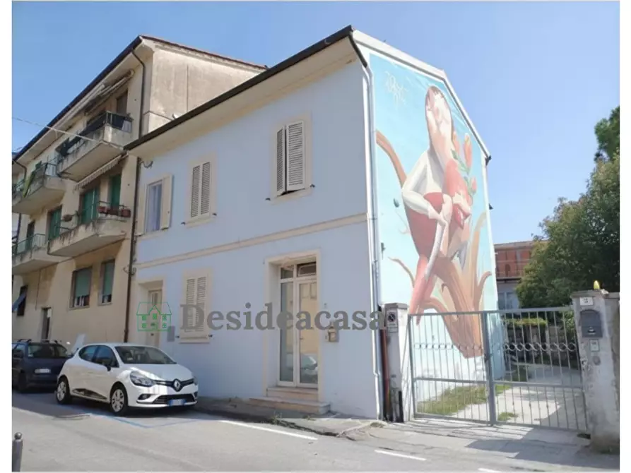 Immagine 2 di Appartamento in vendita  a Pisa