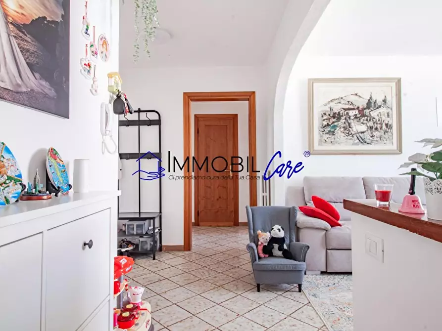 Immagine 17 di Appartamento in vendita  a Livorno