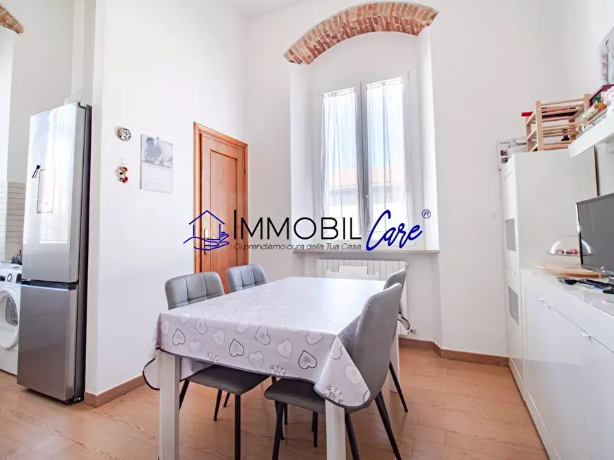 Immagine 5 di Appartamento in vendita  a Livorno