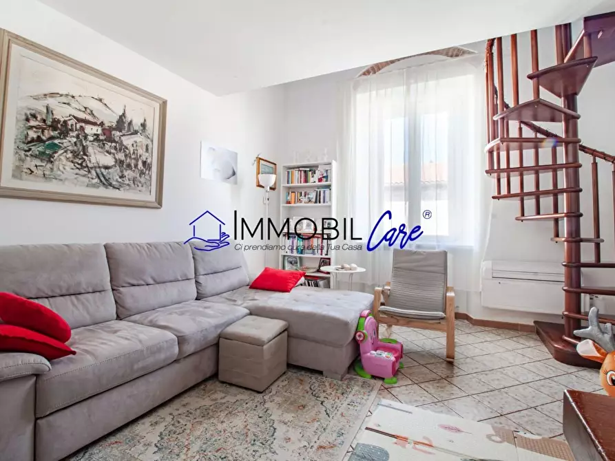 Immagine 8 di Appartamento in vendita  a Livorno