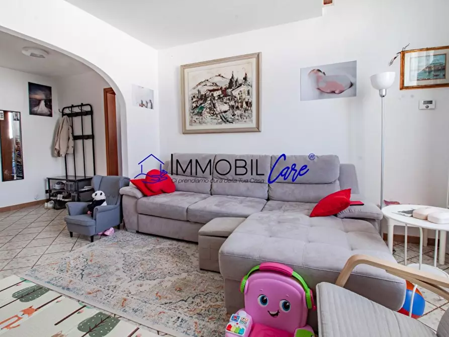 Immagine 11 di Appartamento in vendita  a Livorno