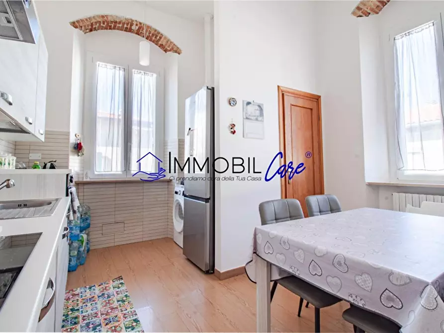 Immagine 2 di Appartamento in vendita  a Livorno