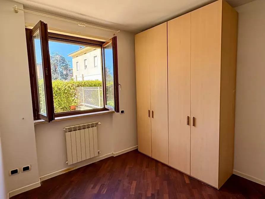 Immagine 7 di Appartamento in vendita  a Lucca