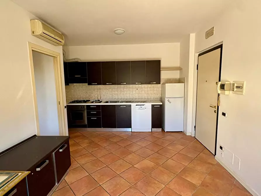 Immagine 2 di Appartamento in vendita  a Lucca