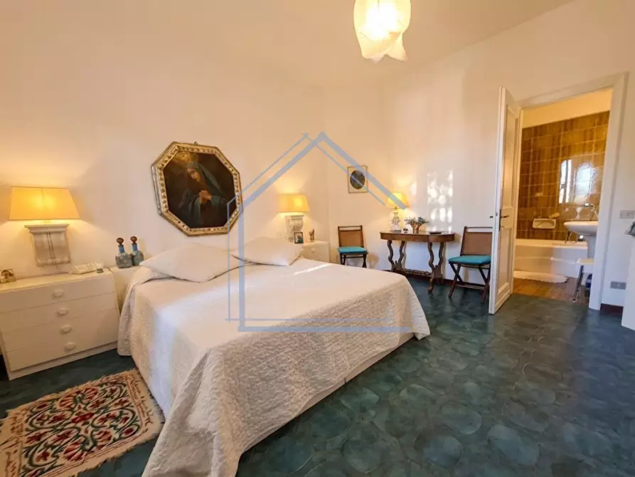 Immagine 30 di Casa bifamiliare in vendita  a Camaiore
