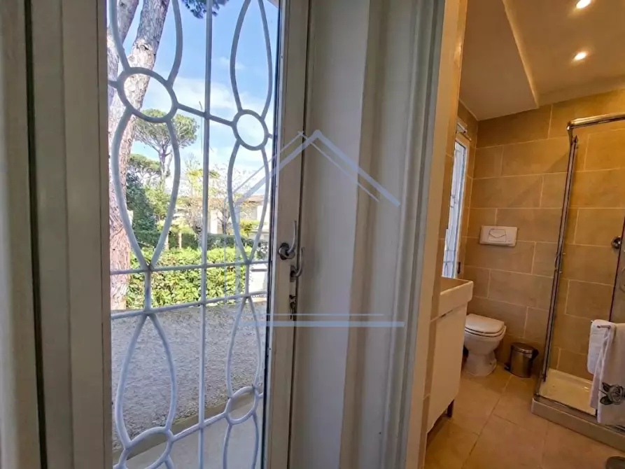 Immagine 18 di Casa bifamiliare in vendita  a Camaiore