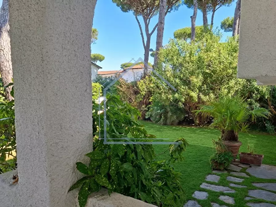 Immagine 4 di Casa bifamiliare in vendita  a Camaiore