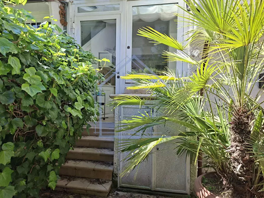 Immagine 7 di Casa bifamiliare in vendita  a Camaiore