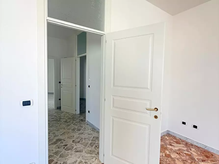 Immagine 11 di Appartamento in vendita  a Lecce