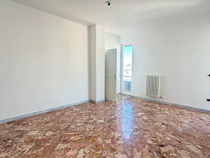 Immagine 10 di Appartamento in vendita  a Lecce