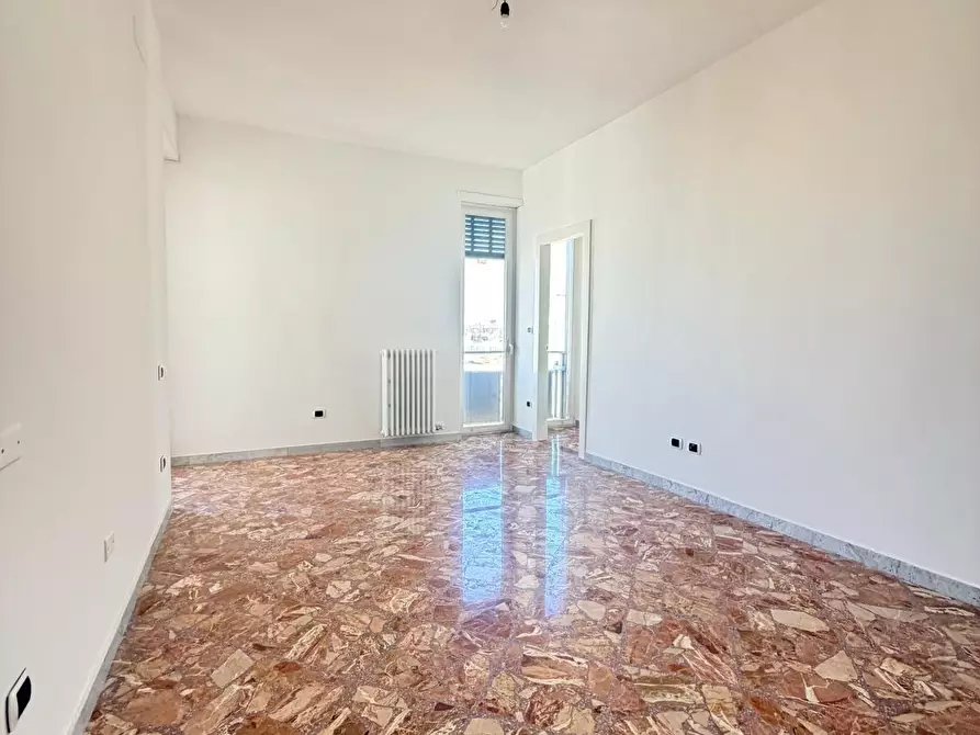Immagine 4 di Appartamento in vendita  a Lecce