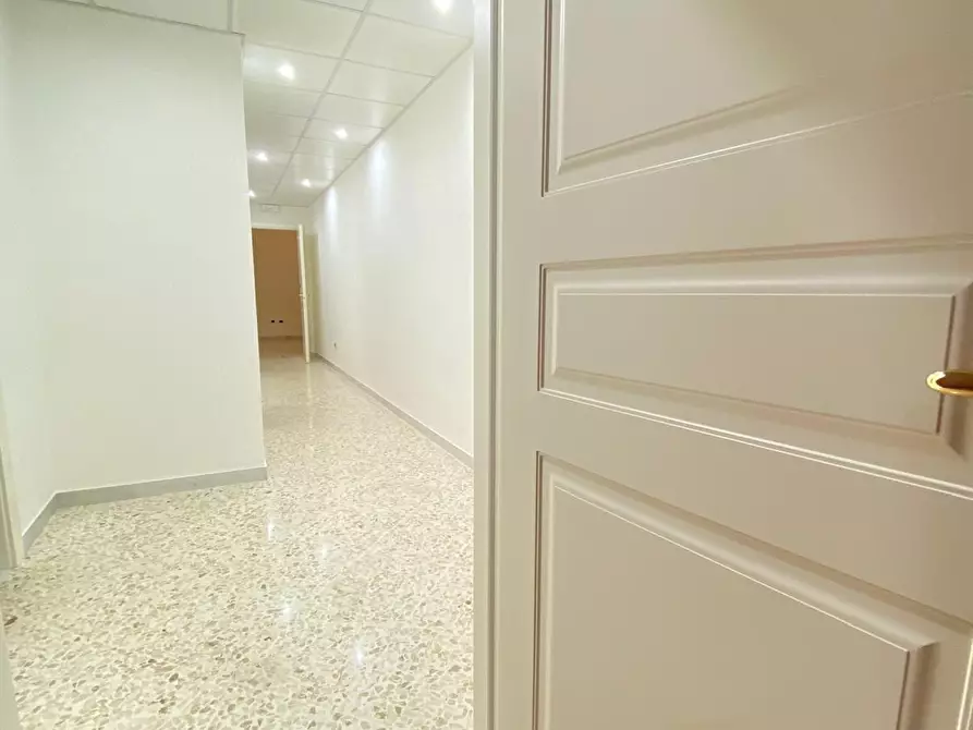 Immagine 27 di Appartamento in vendita  a Lecce
