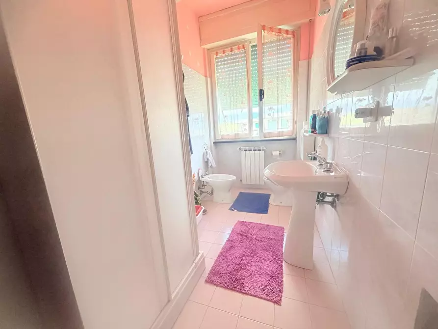 Immagine 10 di Appartamento in vendita  a Massa